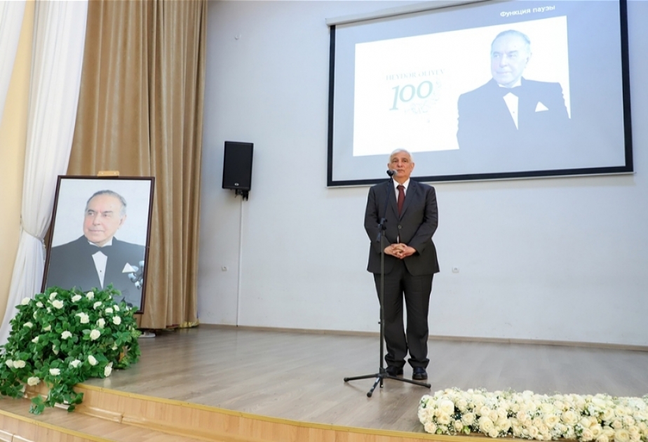 ADU-da Ulu Öndər Heydər Əliyevin 100 illik yubileyinə həsr olunan tədbir