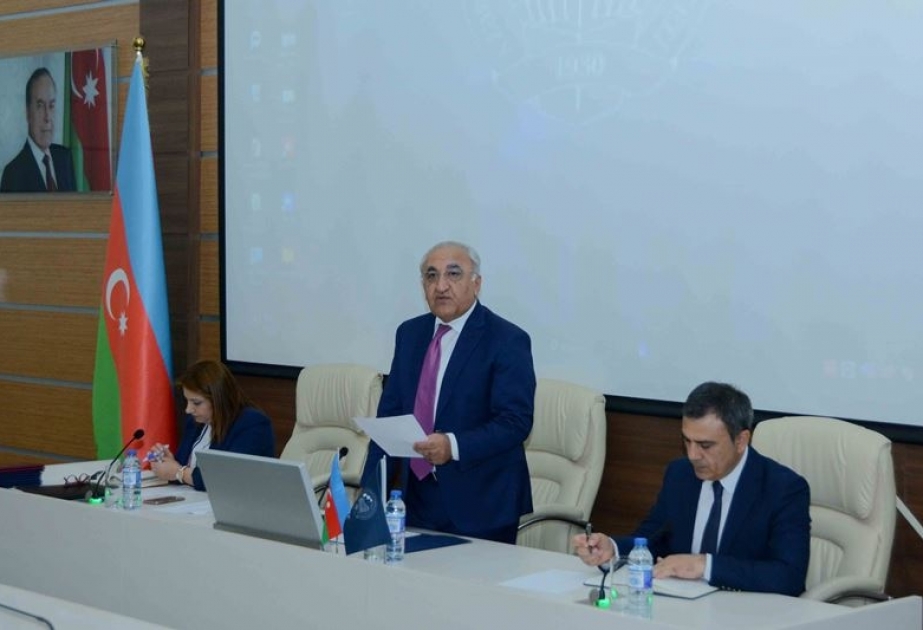 UNEC-də növbəti tədris ilindən tətbiq olunacaq imtahan qaydalarına dair müzakirələr aparılıb