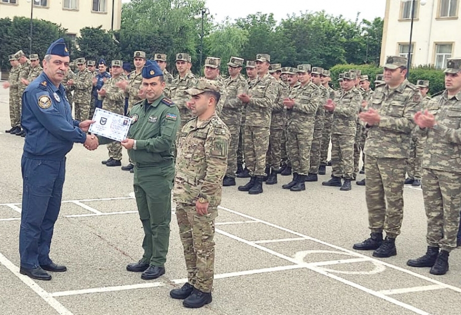 Hərbi Hava Qüvvələrində təkmilləşdirmə kursunun ilk buraxılış mərasimi keçirilib