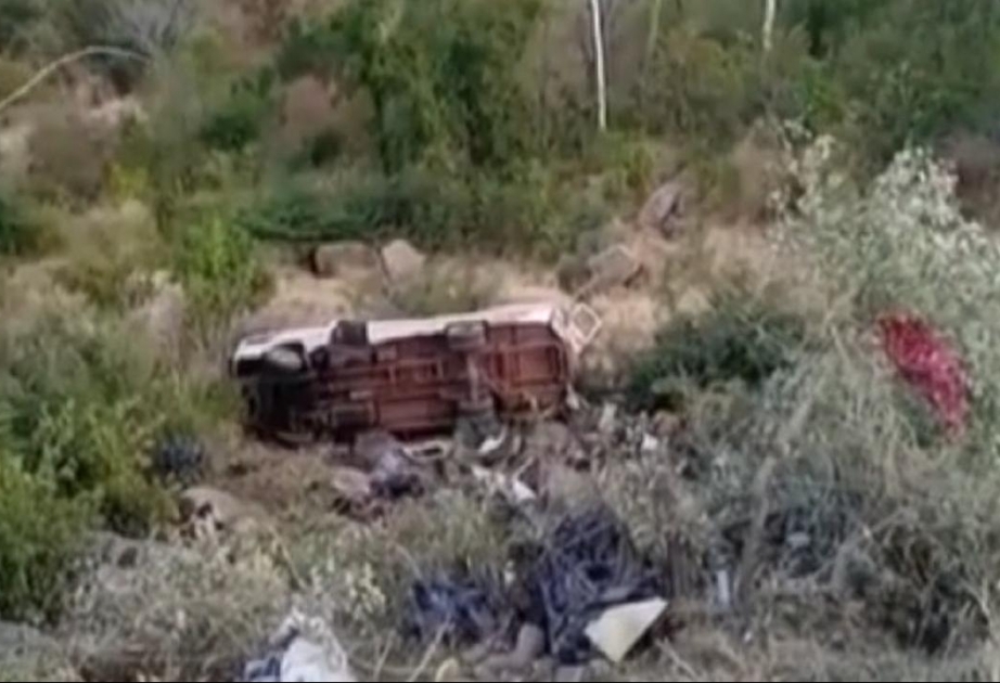 Zambiyada avtobusun yük maşını ilə toqquşması 24 nəfərin ölümünə səbəb olub