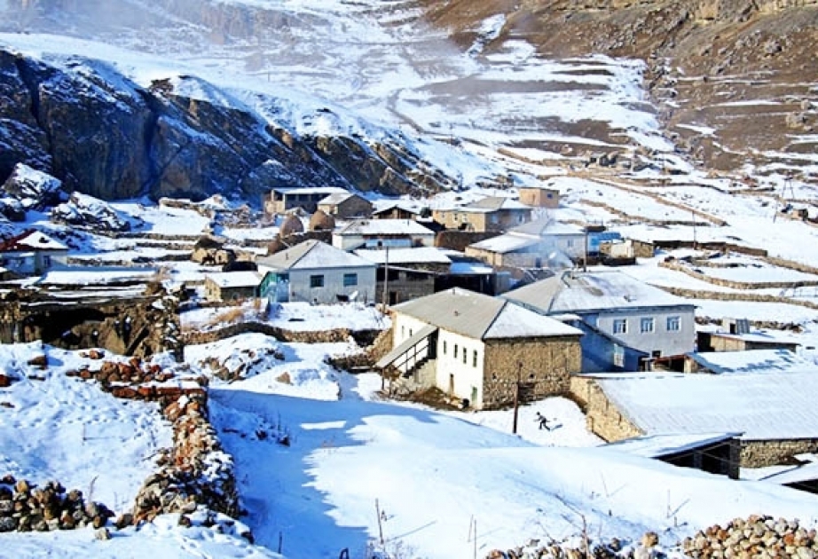 Faktiki hava: Şimşək çaxıb, dolu düşüb, Qubanın dağlıq ərazilərinə qar yağıb