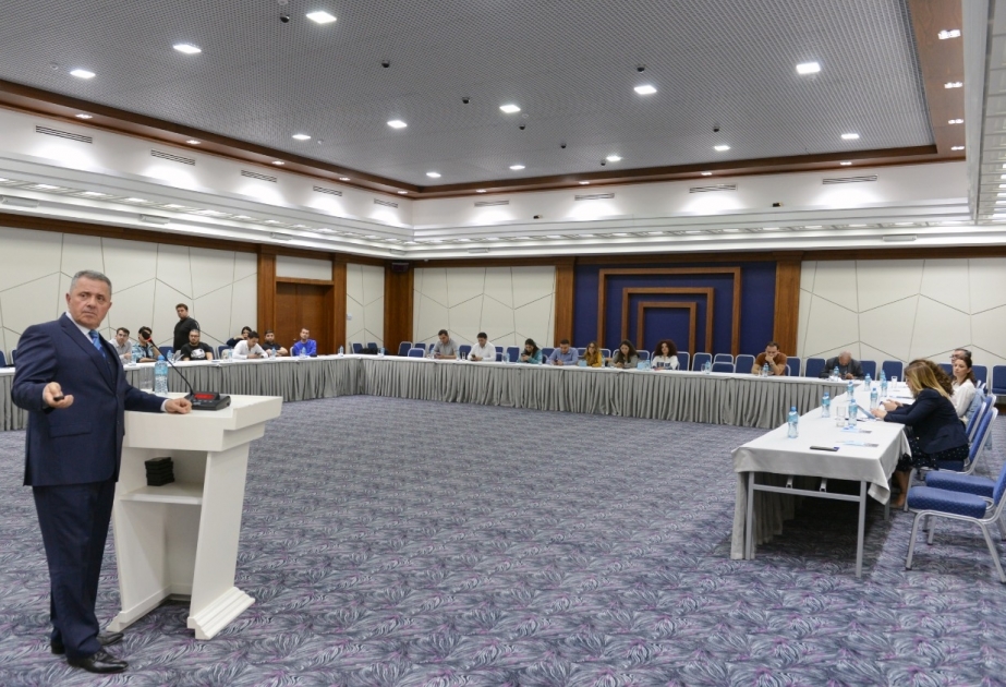 KİV nümayəndələri üçün təlim: “Ulu Öndərin vergi sisteminin formalaşmasında rolu”
