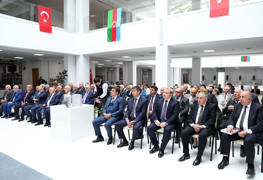 AMEA-da “Heydər Əliyev: Xalqa həsr olunmuş ömür” kitabının təqdimatı olub