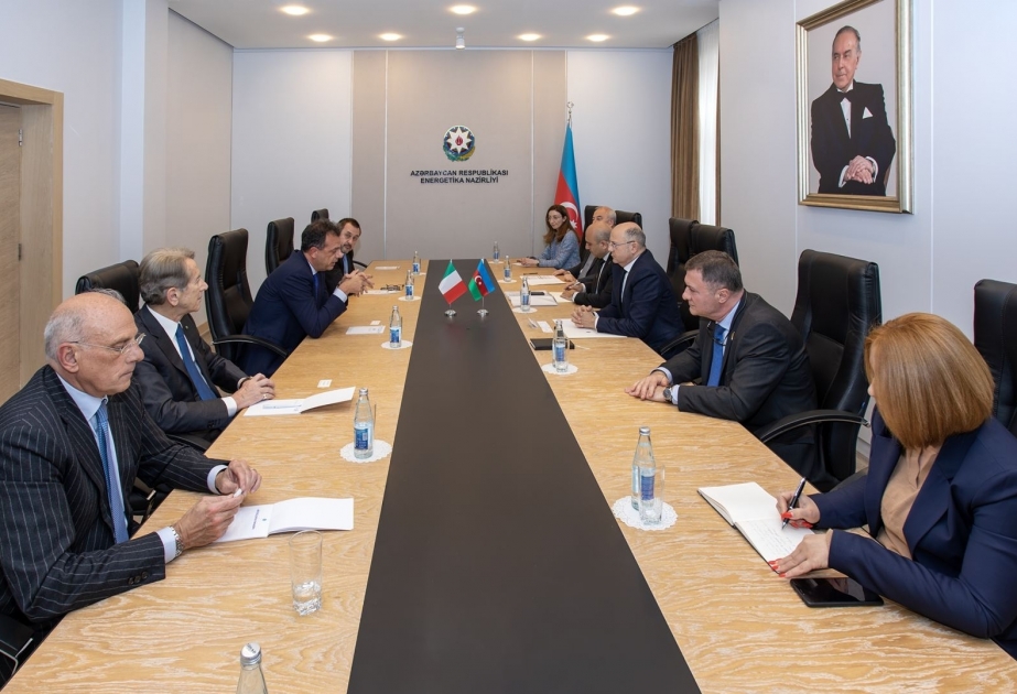 Azerbaiyán e Italia discuten las perspectivas de cooperación energética