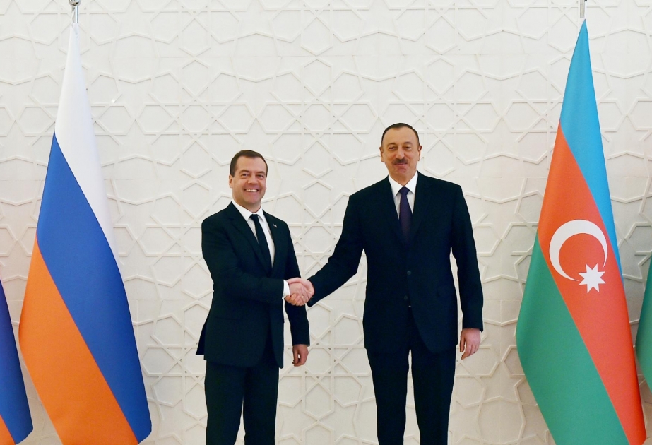 Dmitri Medvedev: Heydər Əliyev dünya tarixində müasir Azərbaycan dövlətçiliyinin rəmzi kimi tanınıb