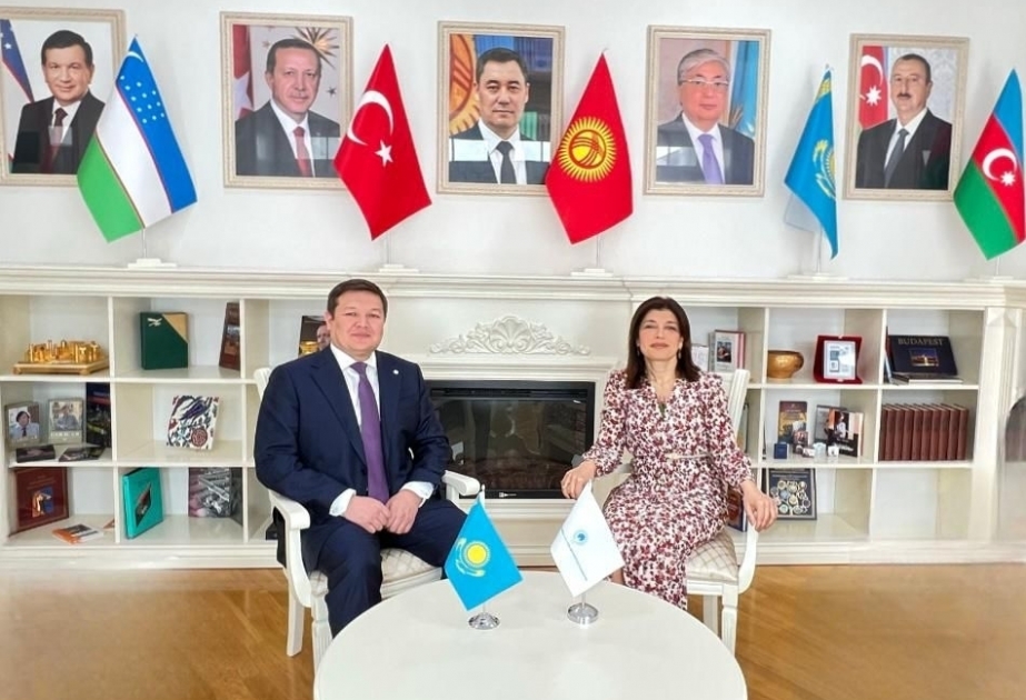 Gunay Afandiyeva se reúne con el ministro kazajo de Cultura y Deporte