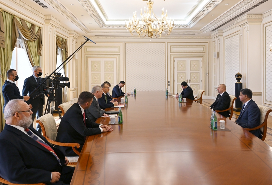 Präsident Ilham Aliyev empfängt Präsidenten des slowakischen Nationalrates VIDEO