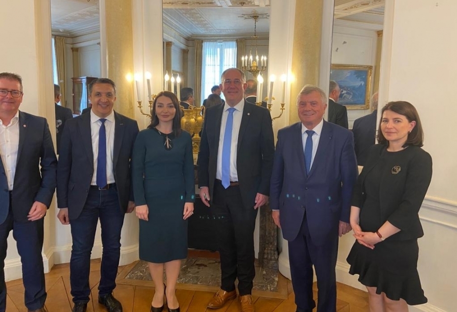 Azerbaiyán y Francia discuten relaciones interparlamentarias