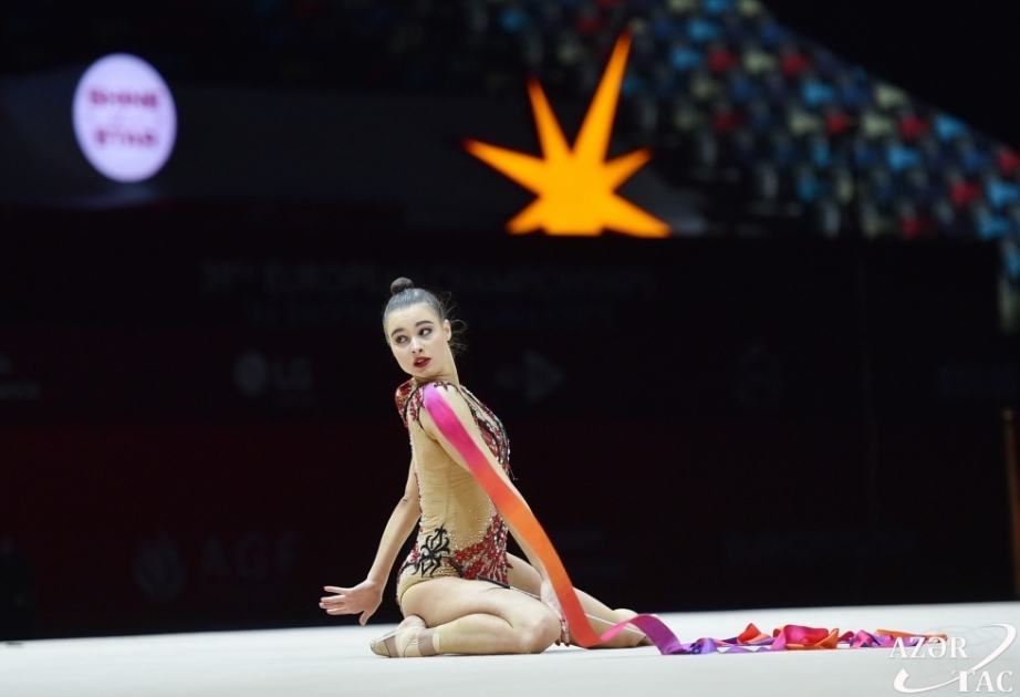 İsrail gimnastı Adi Asya Katz Avropa çempionatının lent ilə təsnifat yarışlarında ilk pillədə yer alıb
