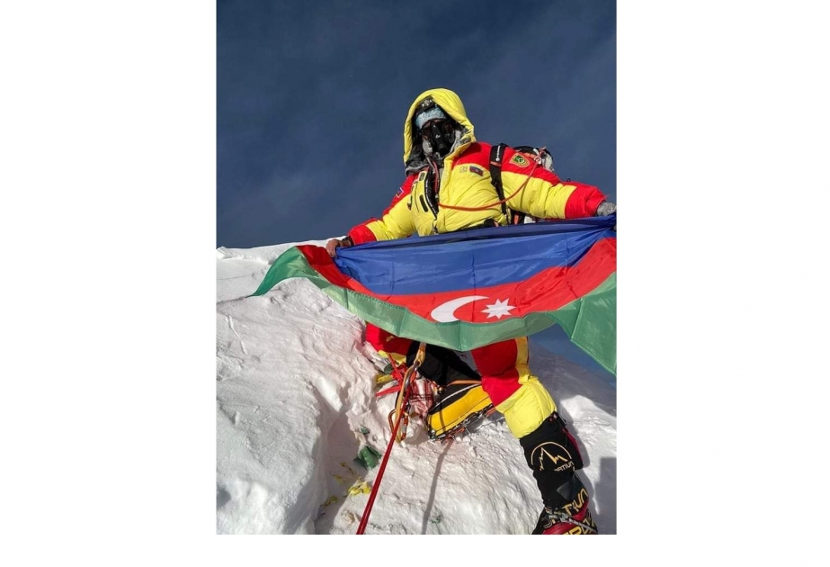 Alpinista azerbaiyano escala el quinto pico del mundo