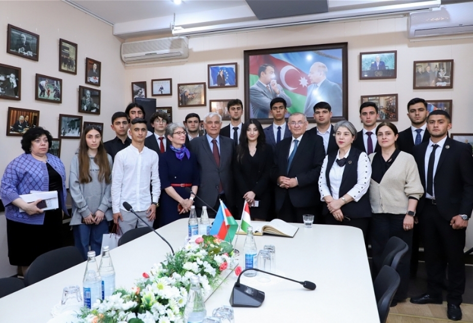 Vicepresidente de la Asamblea Nacional de Hungría visita la Universidad de Lenguas de Azerbaiyán

