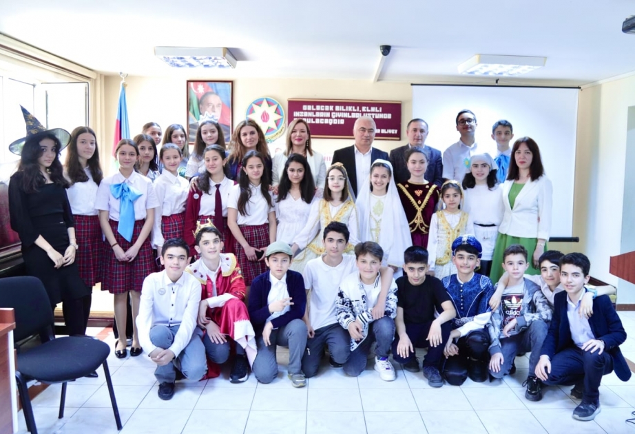 “Gənc İstedadlar” liseyində “İngilis dili gecəsi”