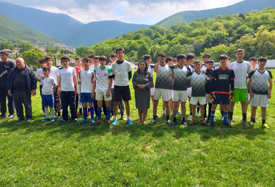 Şəkidə Müstəqillik Gününə həsr olunan futbol birinciliyində 21 komanda mübarizə aparır