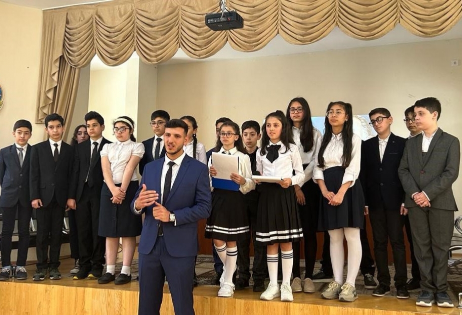 Humanitar Fənlər Gimnaziyasında Azərbaycan Xalq Cümhuriyyətinin 105-ci ildönümü qeyd olunub