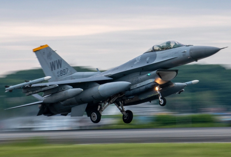 Mixaylo Podolyak: F-16 təyyarələrinin Ukraynaya tədarükü barədə qərar artıq qəbul olunub