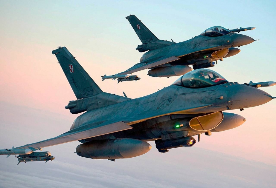 Polşada ukraynalı pilotların F-16 təlimləri başlayıb