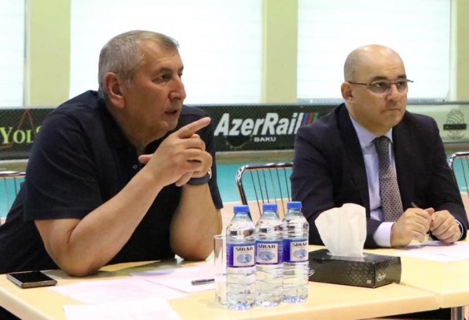 Azərbaycan Voleybol Federasiyasının prezidenti yeniyetmə və gənc idmançılarla görüşüb