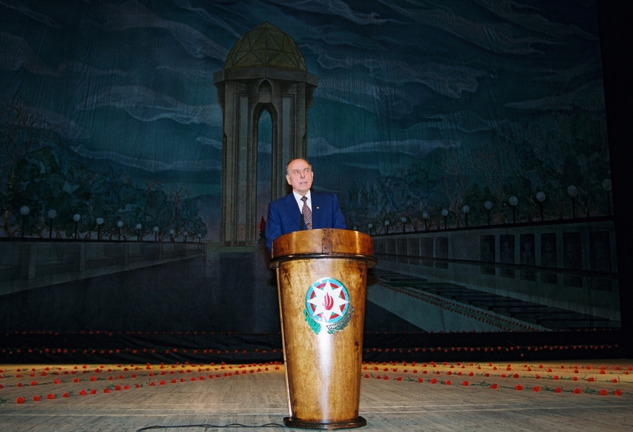Xalqa bağışlanmış ömürdən anlar: 2000-ci ilin yanvarı
