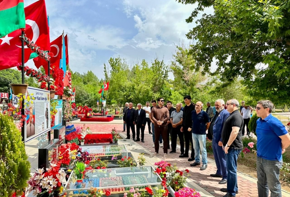 Parlamentin nümayəndə heyəti Şərur rayonunda Şəhidlər xiyabanını ziyarət edib