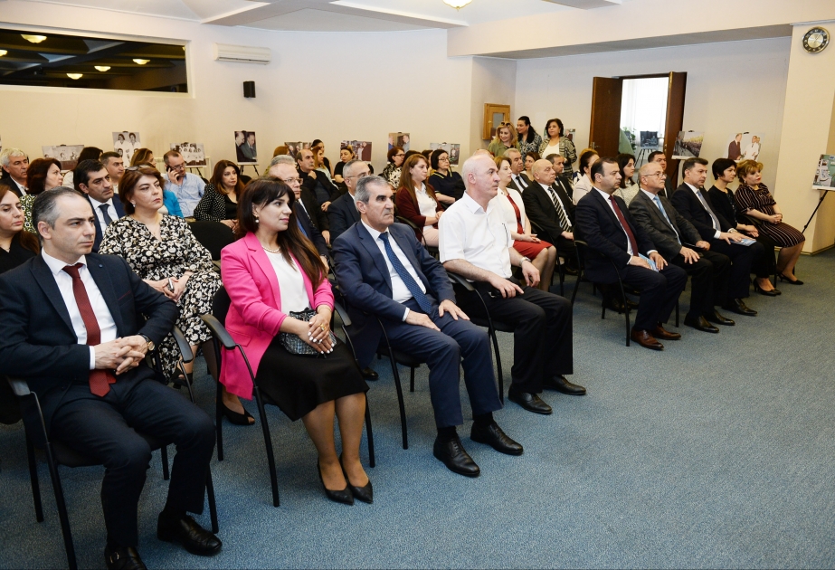 “Ümummilli Lider Heydər Əliyev və Azərbaycan səhiyyəsi” mövzusunda fotosərginin açılışı və albom-kataloqun təqdimatı olub