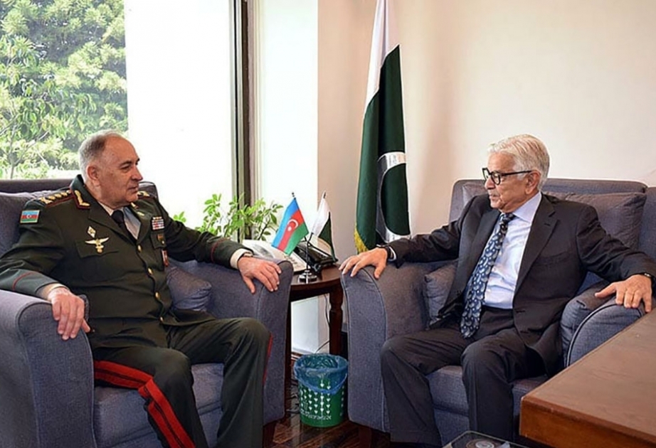 Aserbaidschanischer Generalstabschef trifft pakistanischen Verteidigungsminister