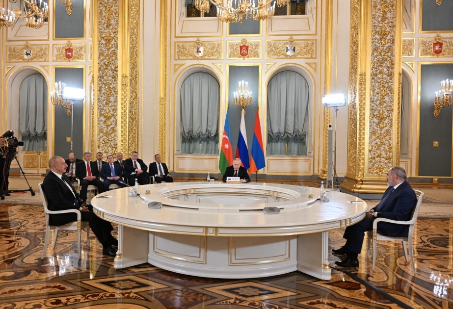 В Москве состоялся трехсторонний Саммит лидеров Азербайджана, России и Армении  ОБНОВЛЕНО-2 ВИДЕО