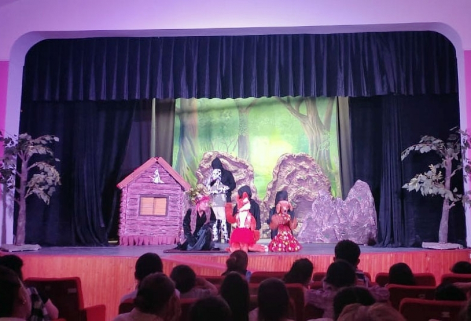 Salyan Dövlət Kukla Teatrı Qaxda