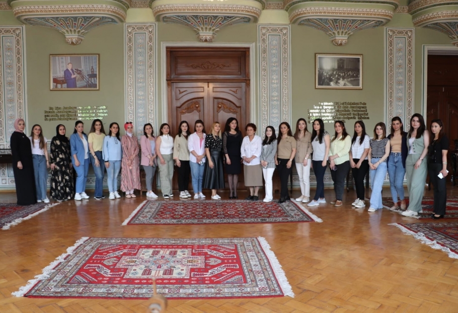 Cümhuriyyət qurucuları gənclərin savadlanmasına xüsusi önəm verirdilər
