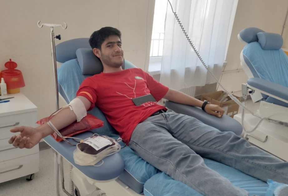Bərdədə keçirilən qanvermə aksiyasında 23 nəfər gənc könüllü qan verib