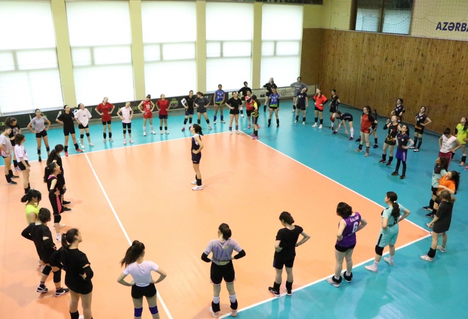 Türkiyəli mütəxəssis Şirvanda yeniyetmə voleybolçularımızın yarışını izləyib