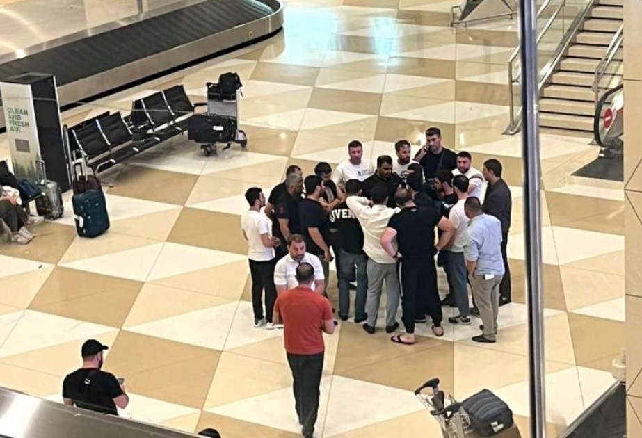 Dubay-Bakı aviareysi ilə gələn bir qrup şəxs malları gömrük ödənişləri etmədən keçirməyə cəhd göstərib