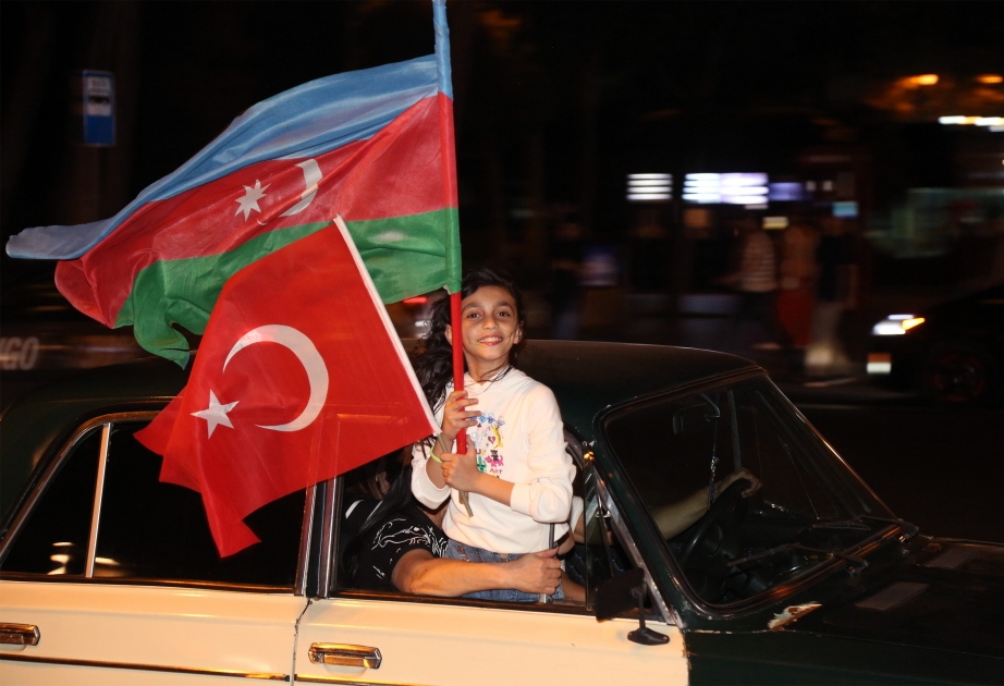 Azərbaycanda Rəcəb Tayyib Ərdoğanın qələbəsi təntənəli şəkildə qeyd olunub