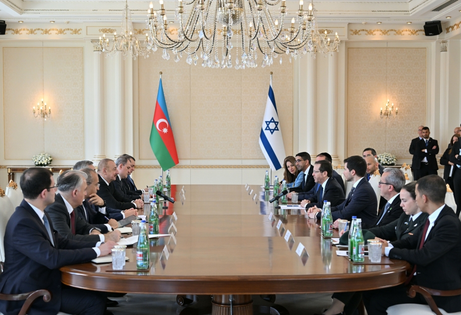 Comenzó la reunión ampliada de los Presidentes de Azerbaiyán e Israel   ACTUALIZADO