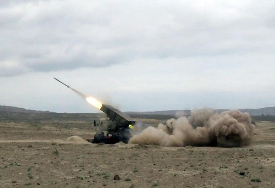 Raket və Artilleriya Qoşunlarında keçirilən təlimlər davam edir VİDEO