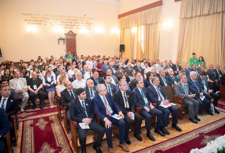 “Qeyri-neft sektoru və qlobal ərzaq təhlükəsizliyi problemləri” mövzusunda elmi-praktik konfrans keçirilib