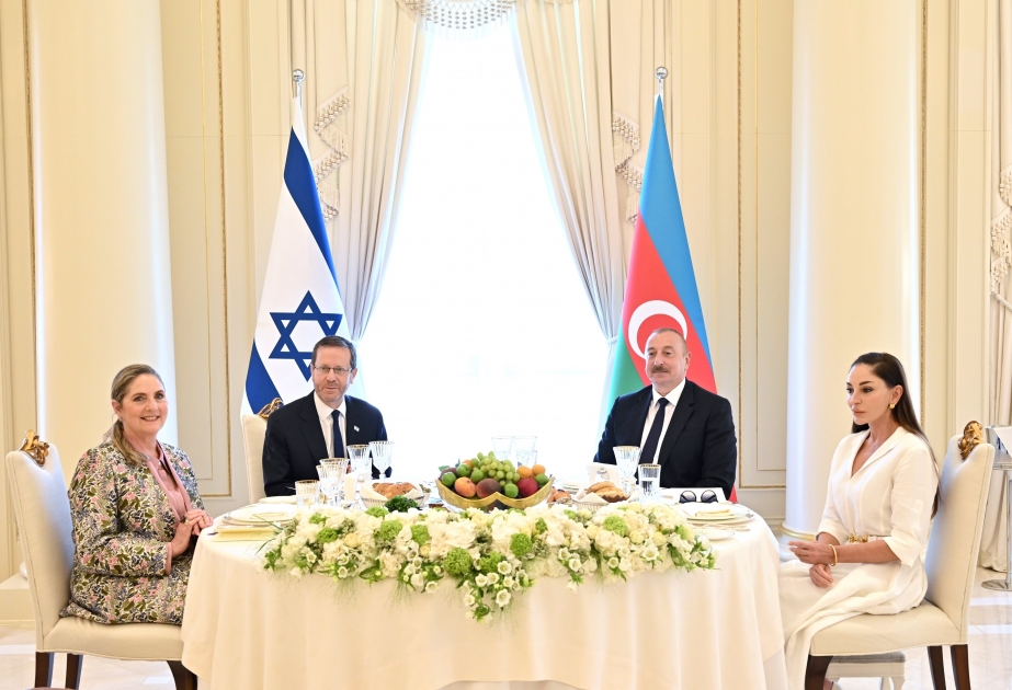 Se ofreció un almuerzo oficial en honor del Presidente de Israel Isaac Herzog y la Primera Dama Michal Herzog