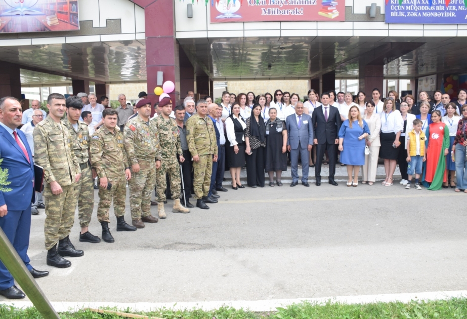 Qubadakı “Oxu bayramı”nda mindən çox kitab və yeni nəşrlər nümayiş etdirilib
