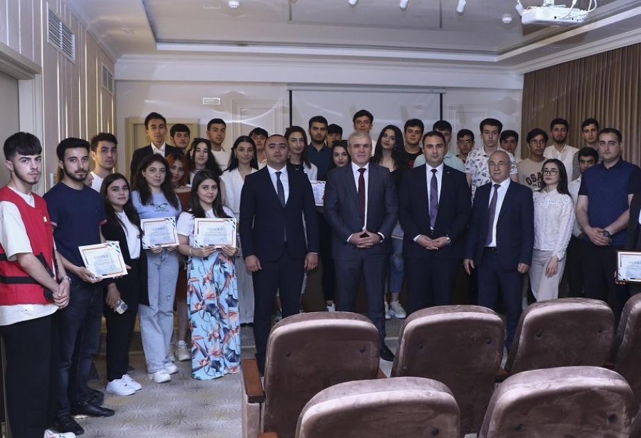 “AzMİU Academy”nin ilk məzunlarına sertifikatlar təqdim olunub