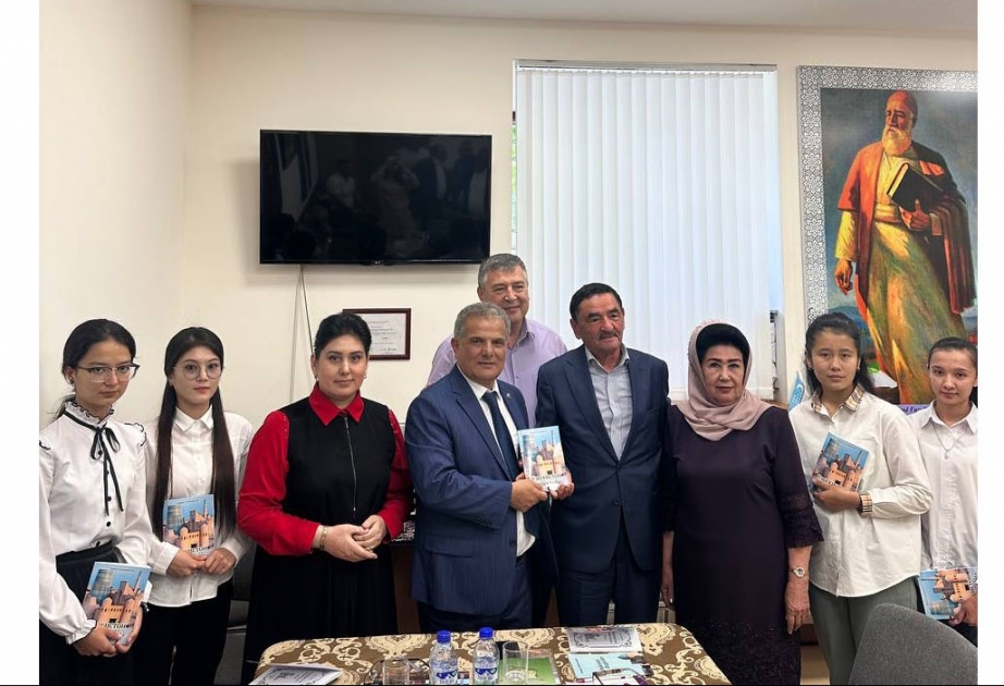 Daşkənddə azərbaycanlı şairin Özbəkistana həsr etdiyi şeirlər kitabının təqdimatı olub