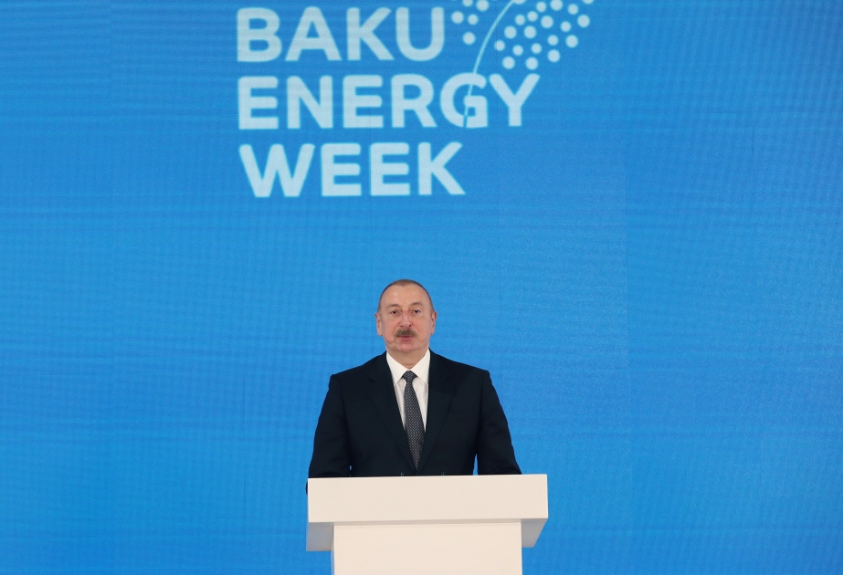 الرئيس إلهام علييف: معرض بحر الخزر للنفط والغاز يساعد أذربيجان لعرض إمكاناتها على المستثمرين الدوليين