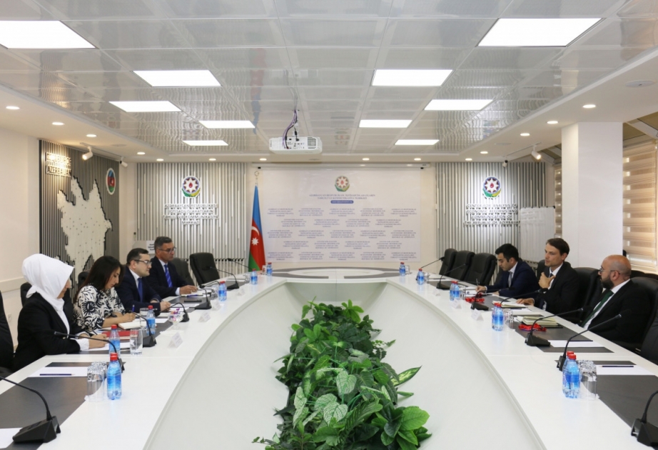 İİTKM-də Asiya İnkişaf Bankının nümayəndələri ilə görüş keçirilib