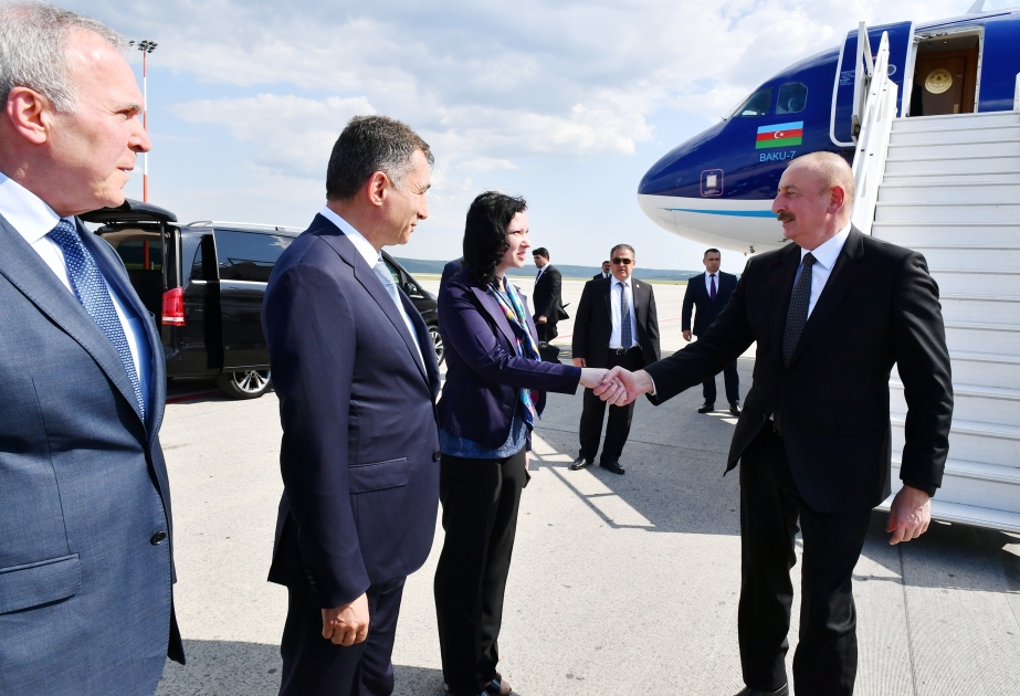 President Ilham Aliyev embarked on visit to Moldova VIDEO