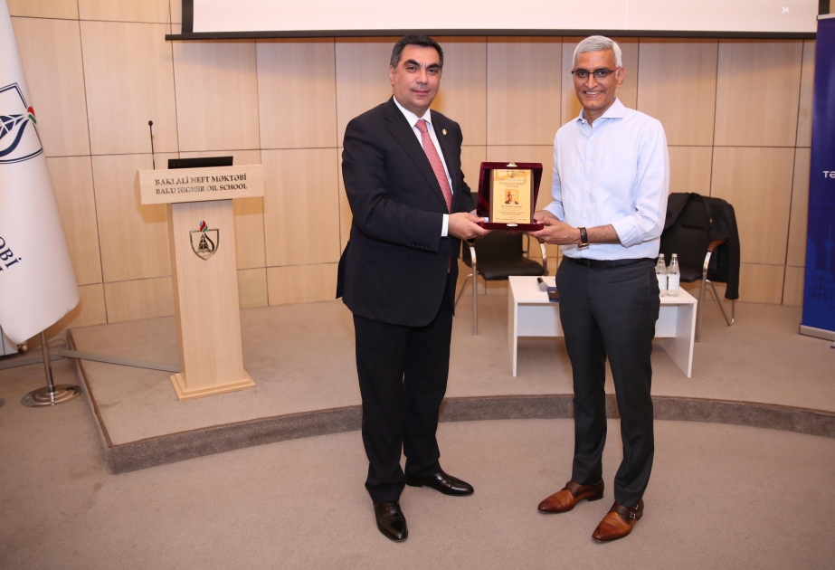 Managing Director of Boston Consulting Group conducts master class at Baku Higher Oil School