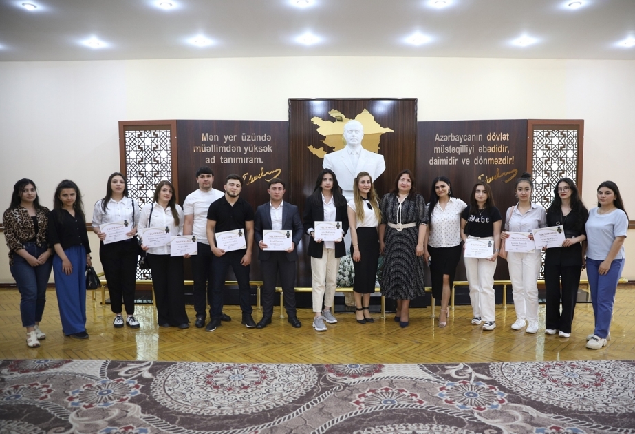 GDU-nun “Brend tələbə”ləri mükafatlandırılıb