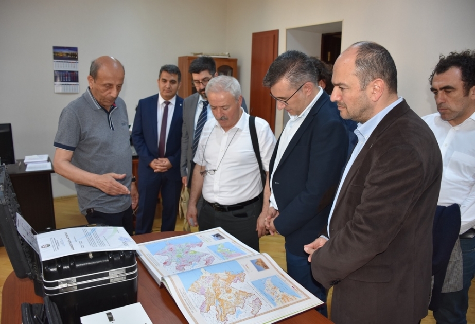 Türkiyəli alimlər Geologiya və Geofizika İnstitutunda
