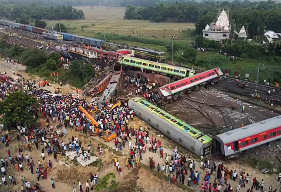 Indien: Zahl der Todesopfer nach Zugunglück auf 300 gestiegen   VIDEO