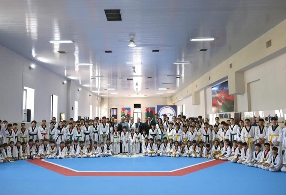 Presidente del Comité Olímpico Internacional visita la Federación de Taekwondo de Azerbaiyán
