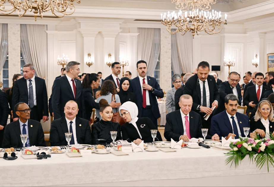 Abendessen im Namen des türkischen Präsidenten Recep Tayyip Erdogan zu Ehren von Zeremonienteilnehmern  Am Abendessen nahmen auch Präsident Ilham Aliyev und First Lady Mehriban Aliyeva teil