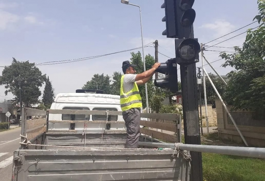 Regionlarda istismar müddəti keçmiş yol nişanları yeniləri ilə əvəzlənir