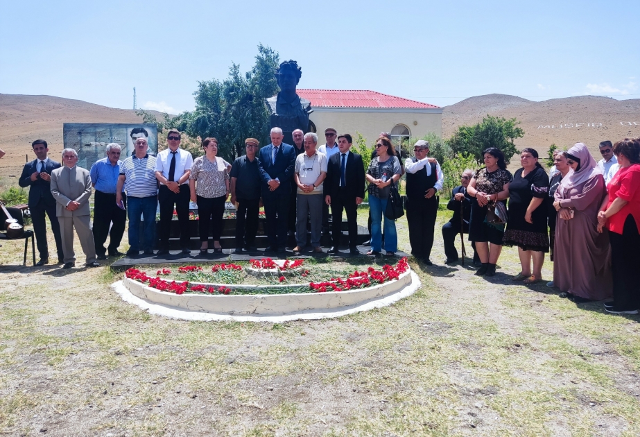 Müşfiqsevərlər Xızıda ölməz şairin xatirəsini anıblar